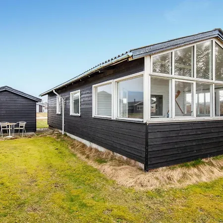 2 Bedroom Cozy In